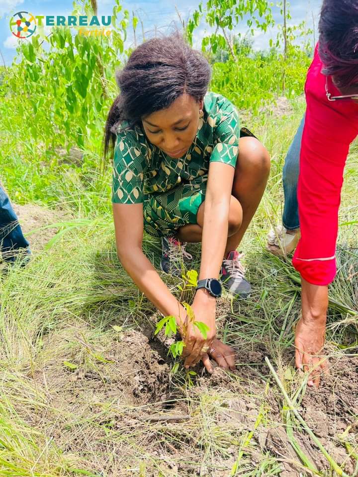 Zio 1/Journée de l’arbre en differée : L’Association Terreau Fertile met à terre 450 plants