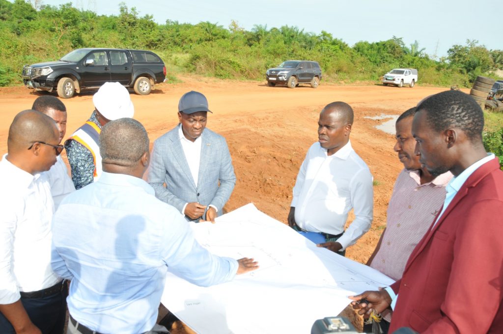 Logement Sociaux : Le Ministre en charge de l’urbanisme sur le site à Kpomé