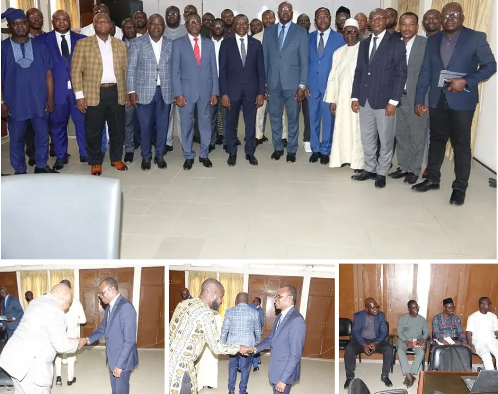 Le Ministre Sani YAYA reçoit les vœux de son personnel et pose les jalons de 2025