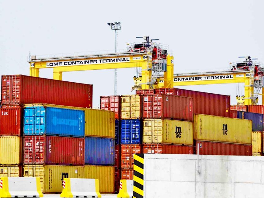 Togo : L’OTR organise une nouvelle vente aux enchères de 172 conteneurs de marchandises