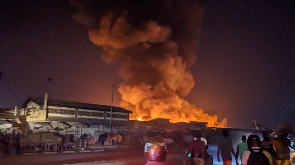 Incendie au Centre Togolais des Expositions et Foires (CETEF) : Dégâts importants, enquête ouverte