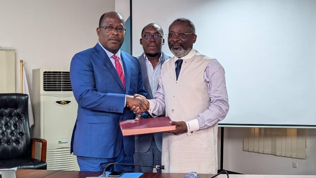 Une nouvelle ère pour l’Université de Lomé : passation de charge entre les professeurs Kpodar et Hounaké