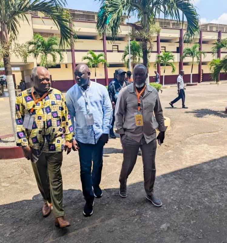 Côte d’Ivoire :  Telou Pitalounani membre de RIARC observe le déroulement du scrutin