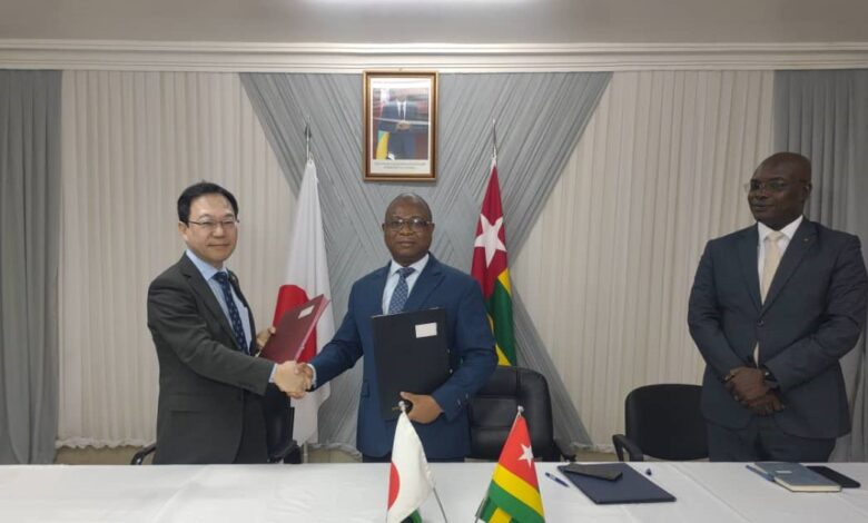 Le Japon offre 25 véhicules à la Police Nationale Togolaise