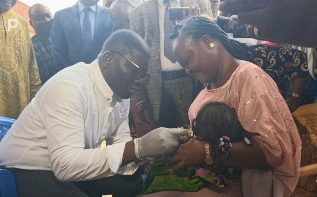 Rougeole et rubéole : Tchin DARRE lance la campagne de vaccination pour 2,2 millions d’enfants