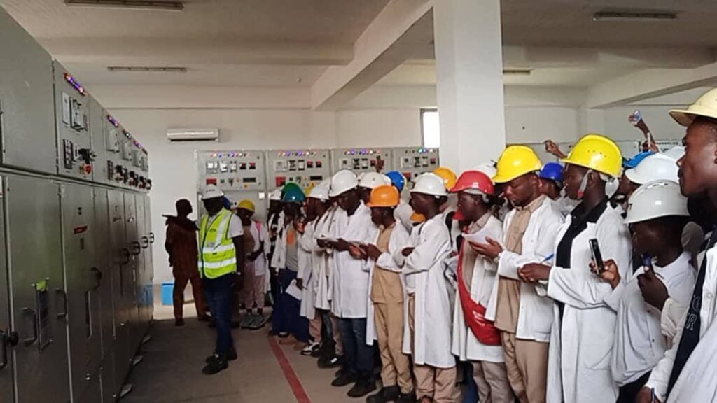 PIA/Les élèves de Première F3 en immersion: Un pas vers le monde professionnel