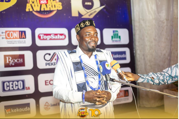  Togbui Adjkou Lanklivi 1er sacré symbole de l’unité nationale aux Kara Music Awards 2025    