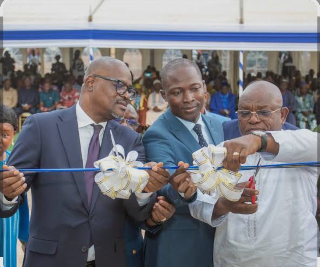 La CNSS offre un nouveau centre de lecture et de jeux à Kara