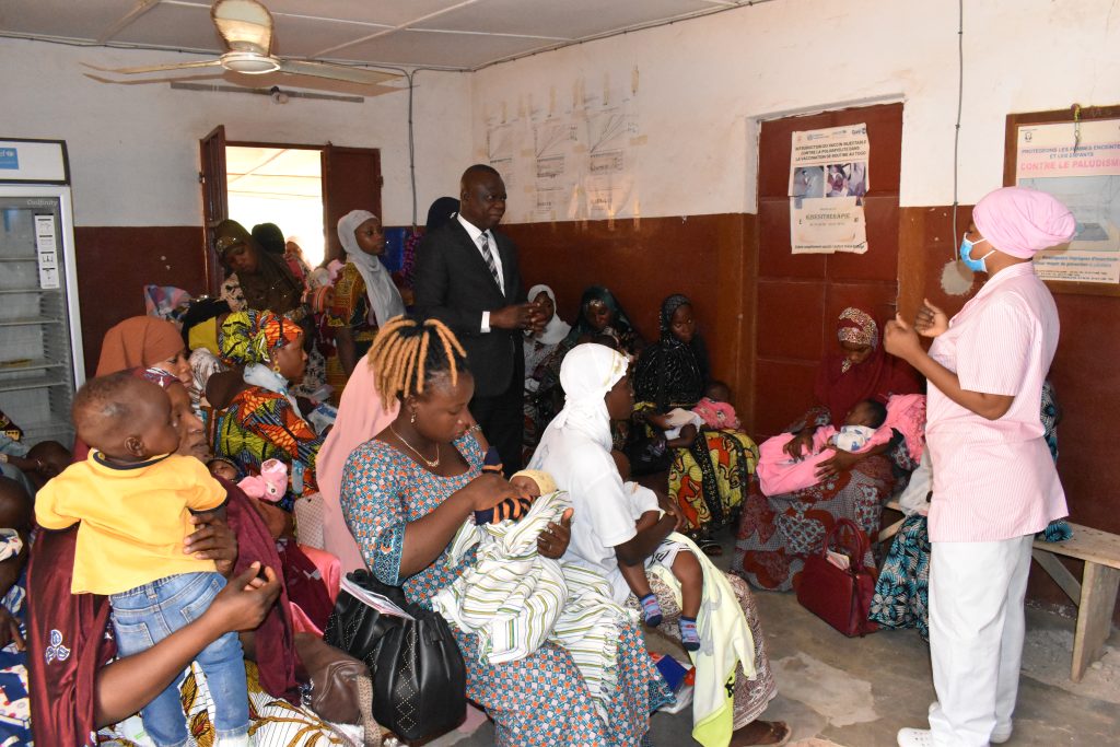 Politique Sociale : le gouvernement togolais garantit 100 % du salaire aux mères en Congé