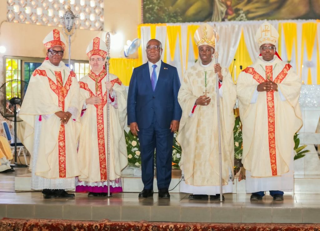 Diocèse de Kpalimé : Mgr Edmond Yawo Amekuse reçoit l’ordination épiscopale à Tsihinu