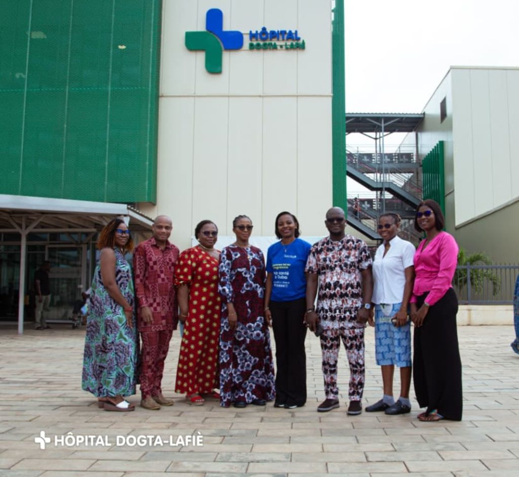Togo : A l’hôpital Dogta-Lafiè, l’accueil devient un acte de soin : six cadres formés à la conciergerie médicale