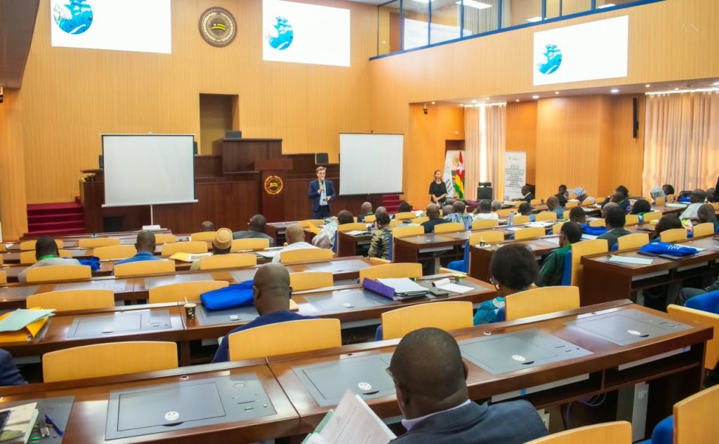Pollution plastique : Le Parlement togolais prépare une loi plus musclée avec l’appui de la Francophonie