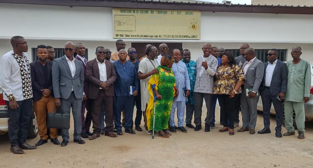 Culture au Togo : Le ministre Isaac Tchiakpé à l’écoute des revendications des acteurs culturels