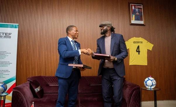 Adebayor enrôlé pour vendre le Togo à Belgrade : le CETEF mise sur une légende